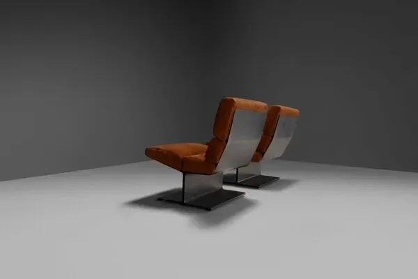 Illustration numéro 5 du produit Très rare paire de fauteuils en cuir et acier par Paul Geoffroy pour Uginox