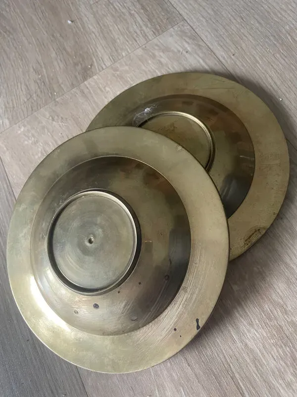 Illustration numéro 5 du produit Paire de Vide-Poches Vintage – Laiton Massif & Émail Étoilé