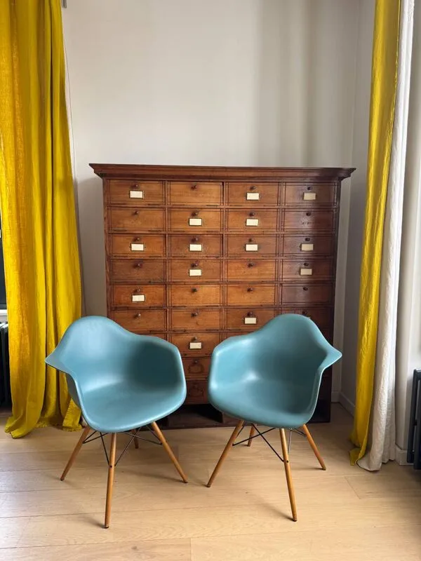 Illustration numéro 5 du produit 2 fauteui Vitra par Eames