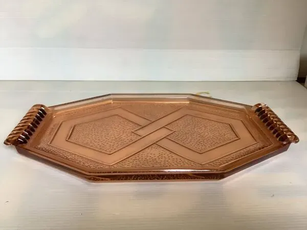 Illustration numéro 5 du produit Plat plateau en verre rose style Rosaline C