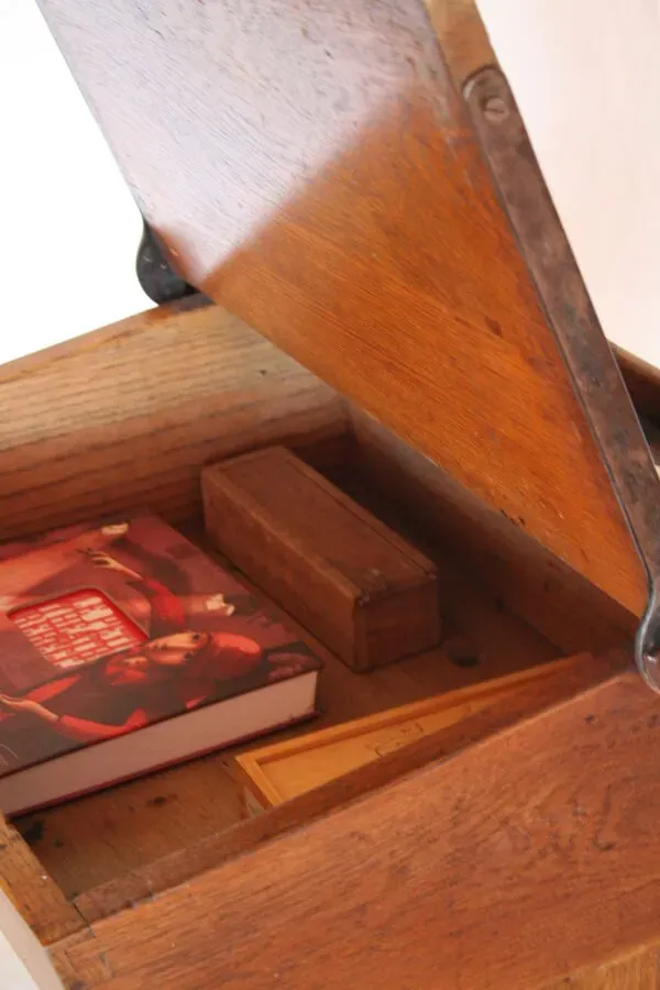 Illustration numéro 5 du produit Le bureau d'Egard