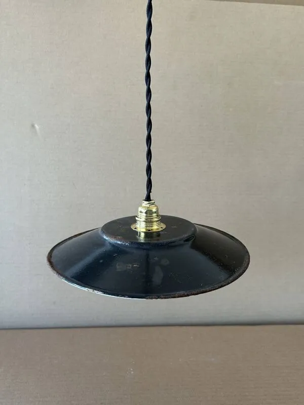 Illustration numéro 5 du produit Suspension industrielle noire ancienne