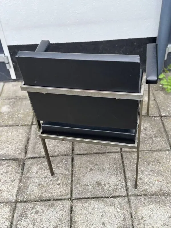 Illustration numéro 5 du produit Fauteuil en similicuir mcm