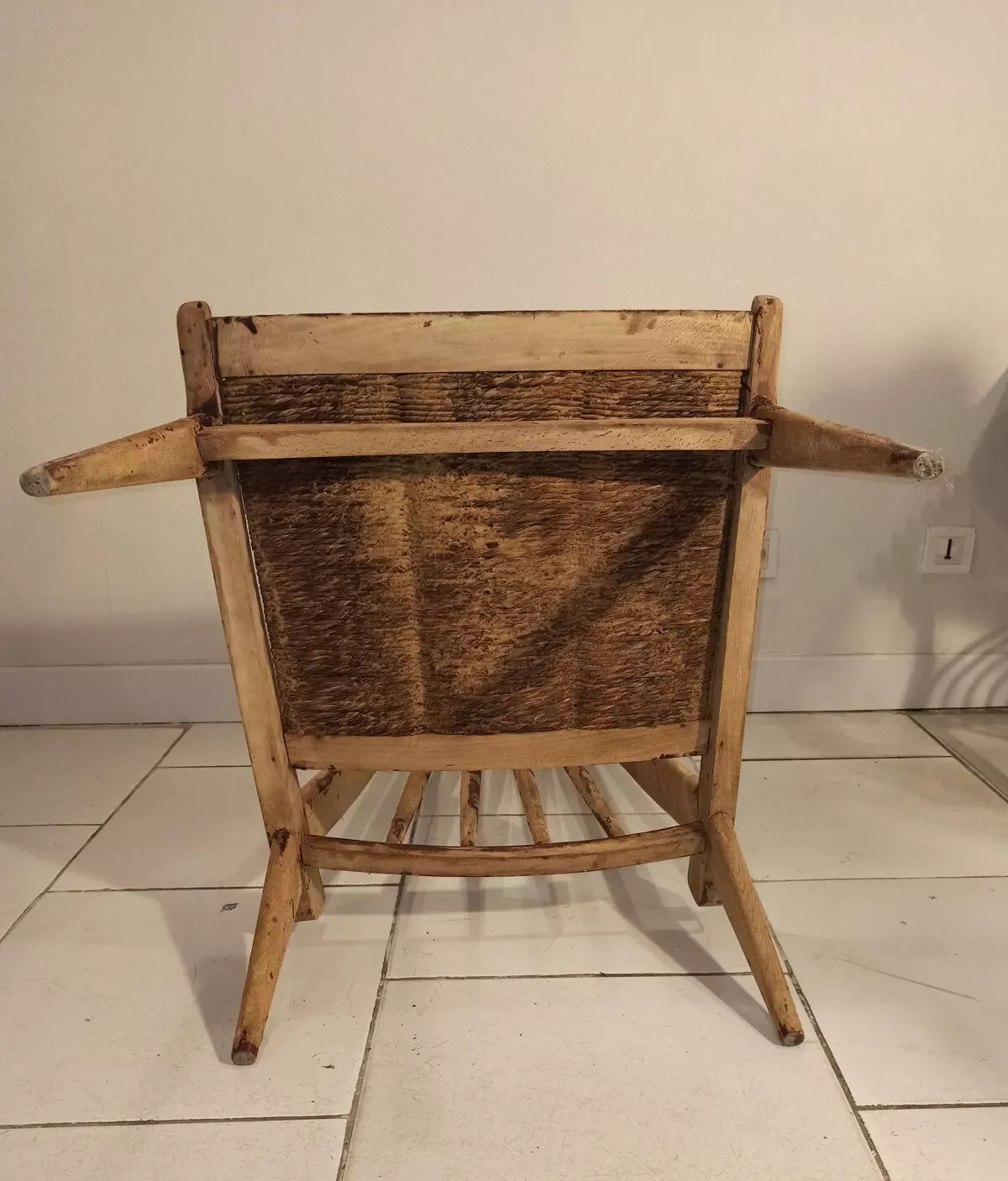 Illustration numéro 5 du produit Fauteuil chaise vintage en bois