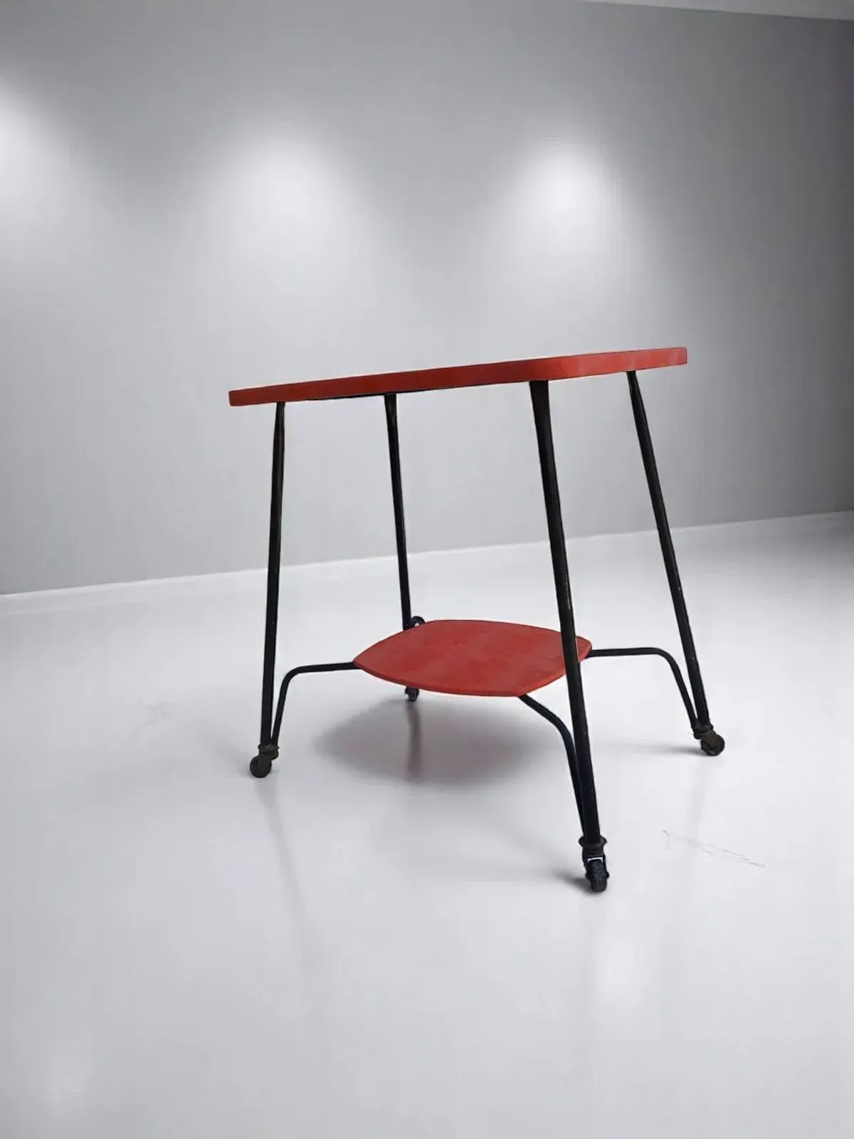 Illustration numéro 5 du produit Table d’appoint, desserte vintage