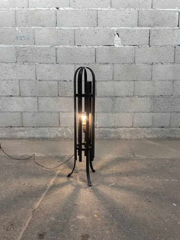 Illustration numéro 5 du produit Lampe de sol
