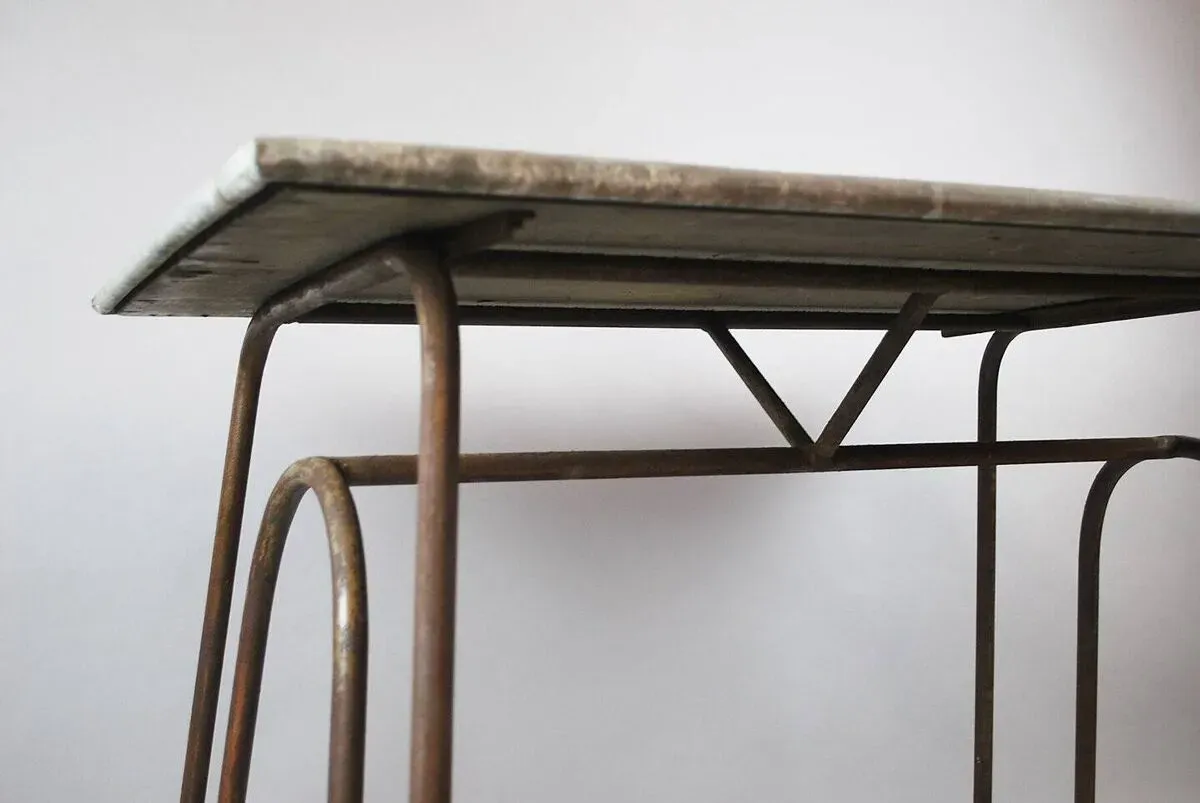 Illustration numéro 5 du produit Vintage indoor/outdoor Florist Table 1950s