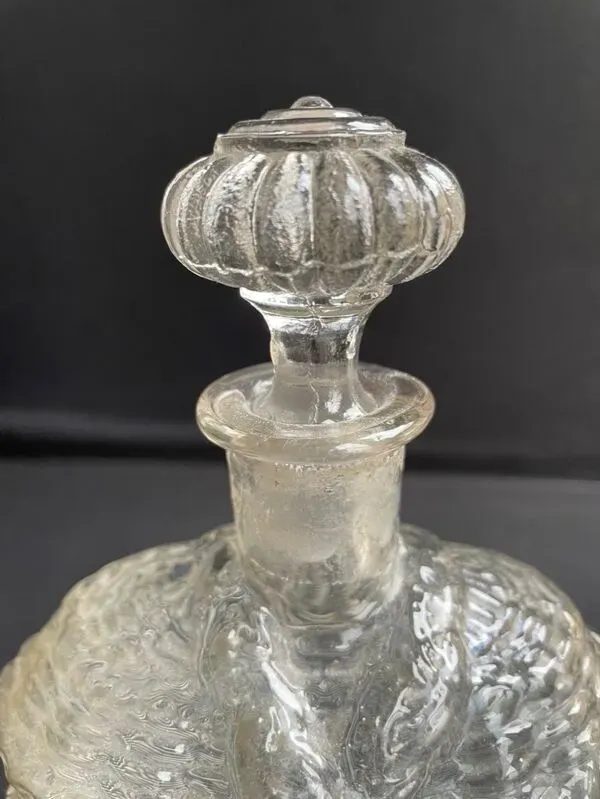 Illustration numéro 5 du produit Carafe à liqueur - verre satiné moulé pressé (1882 à 1908)- legras pour guilloteaux