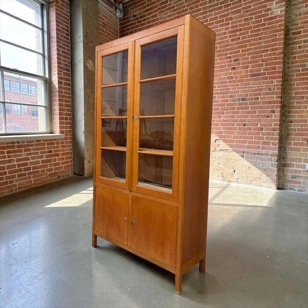 Illustration numéro 5 du produit Vitrine XL vintage haute en bois / armoire / armoire de laboratoire