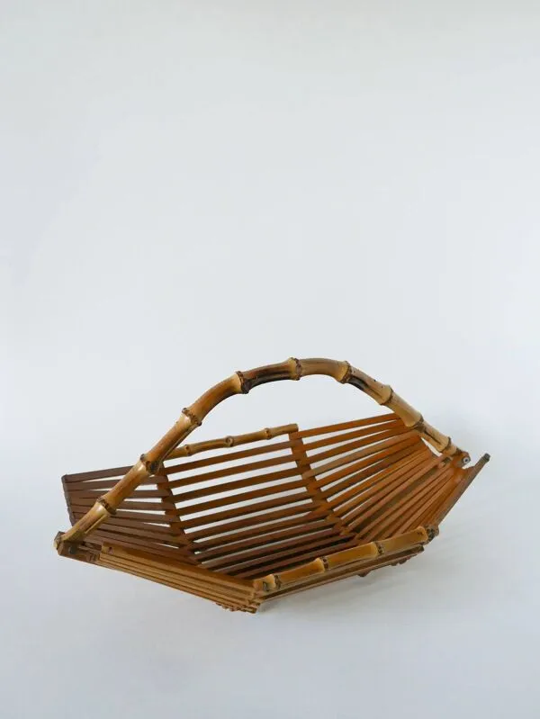 Illustration numéro 5 du produit Panière en bambou et teck, design, 1960