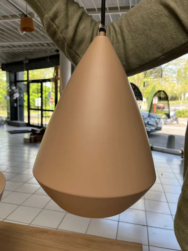 Illustration numéro 5 du produit Suspension en métal beige