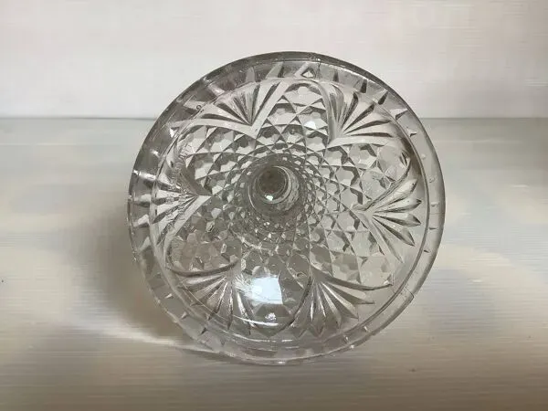 Illustration numéro 5 du produit Ancien bougeoir pointes de diamant verrerie sailmont