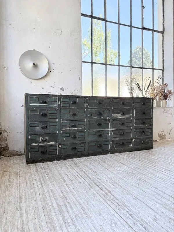 Illustration numéro 5 du produit Meuble de métier patiné bleue à tiroirs XL chêne hêtre
