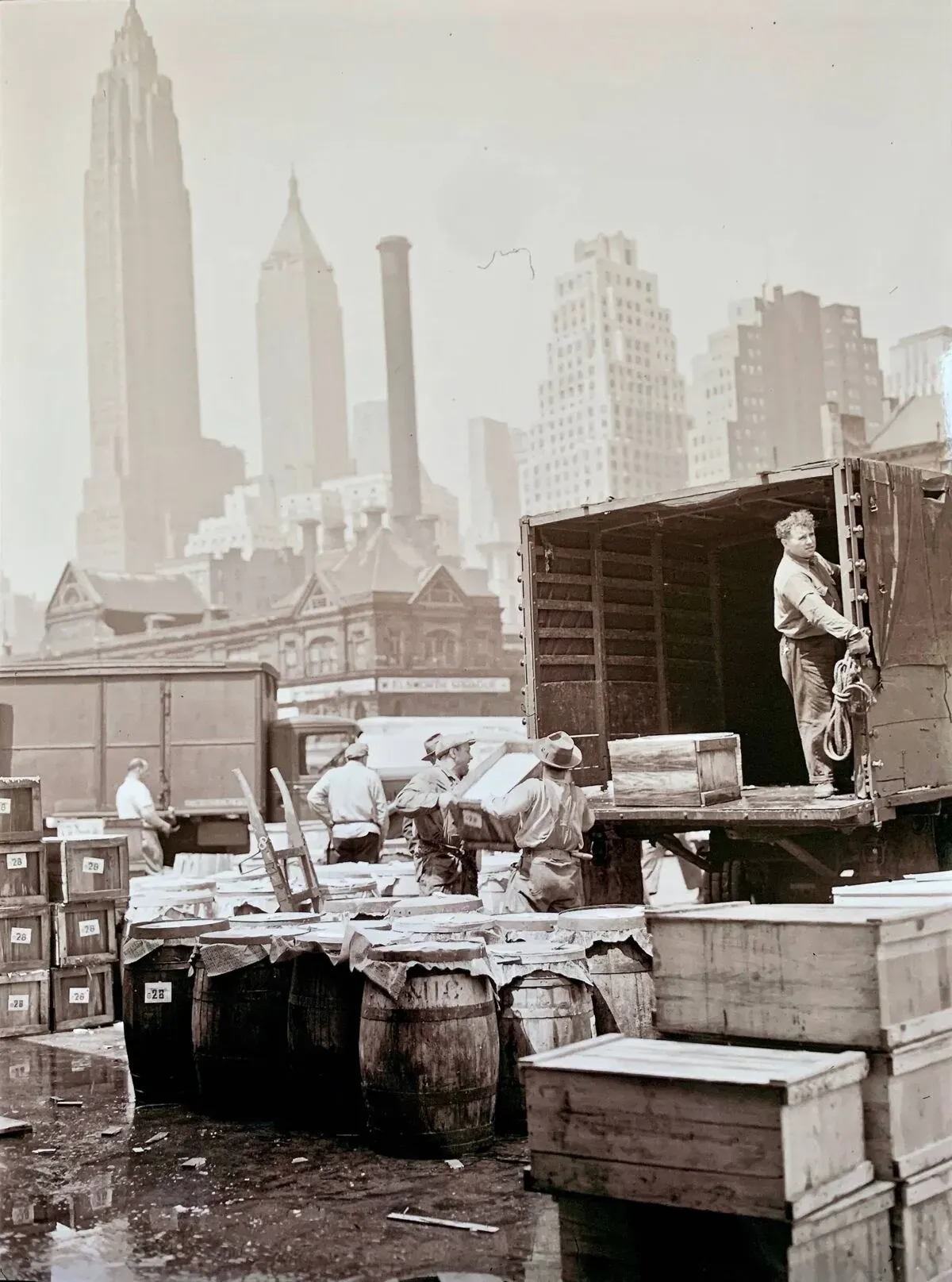 Illustration numéro 5 du produit Plongée dans le cœur industriel de new york par l’œil légendaire de g.parks