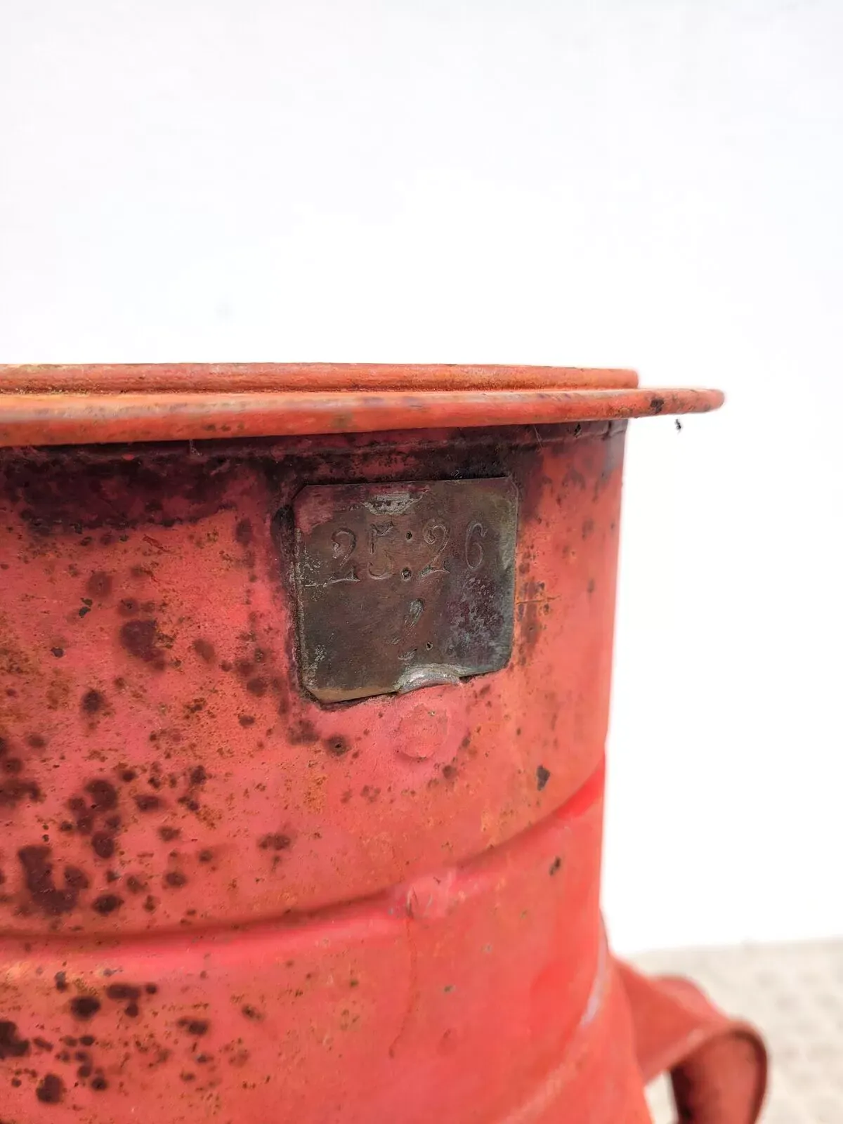 Illustration numéro 5 du produit Grande amphore vase ancien tôle émaillée