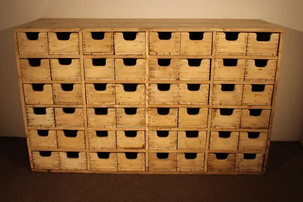 Illustration numéro 5 du produit Meuble de métier