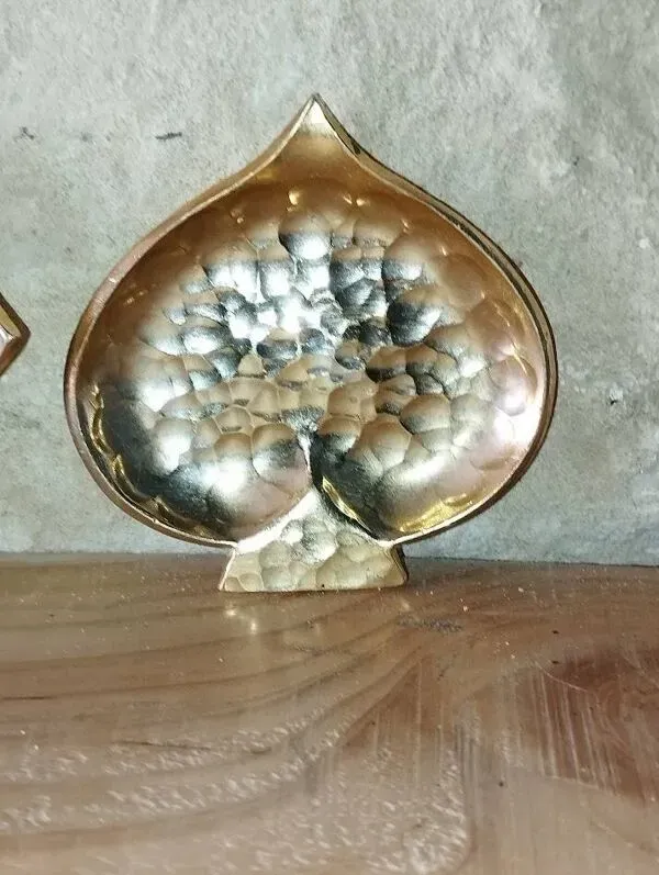 Illustration numéro 5 du produit Suite de 4 cendriers Jie Gantofta en laiton émaillé – cartes à jouer – desi