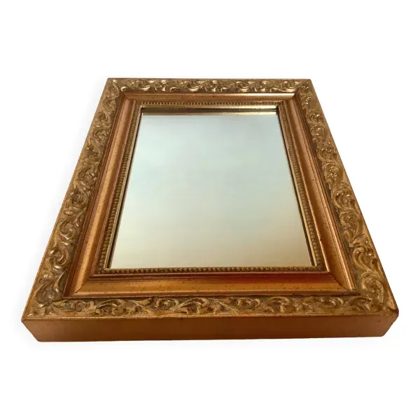 Illustration numéro 5 du produit Miroir perlé en bois doré