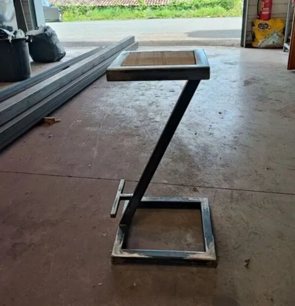 Illustration numéro 5 du produit Tabouret de bar industriel