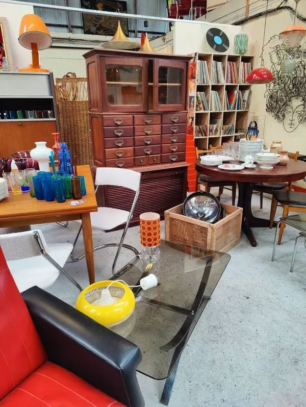 Illustration numéro 5 du produit Meuble de métier