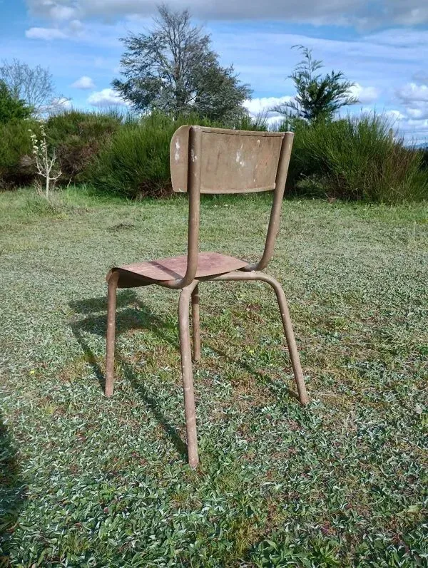 Illustration numéro 5 du produit Chaise acier