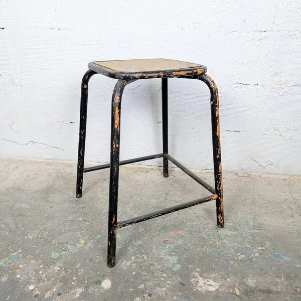 Illustration numéro 5 du produit Tabouret industriel