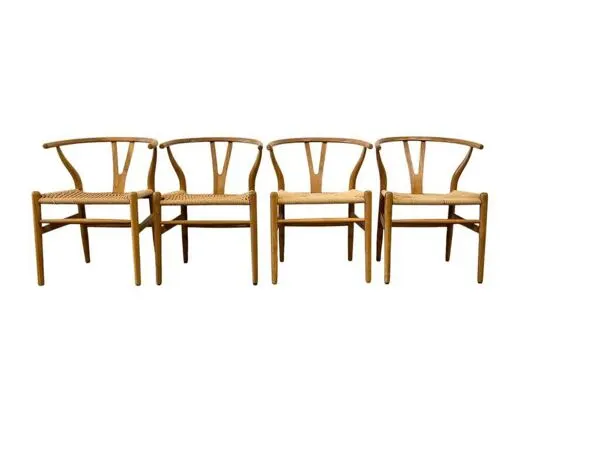 Illustration numéro 5 du produit Ensemble de 4 chaises scandinaves en bois massif