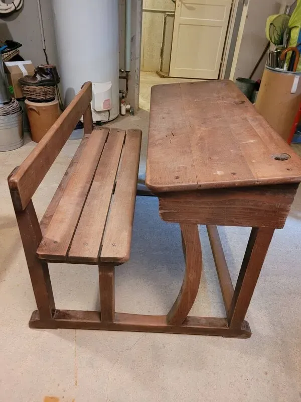 Illustration numéro 5 du produit table d'école