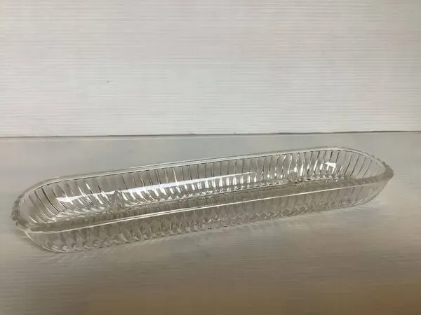 Illustration numéro 5 du produit Vide poche, baguier verre moulé géométrique