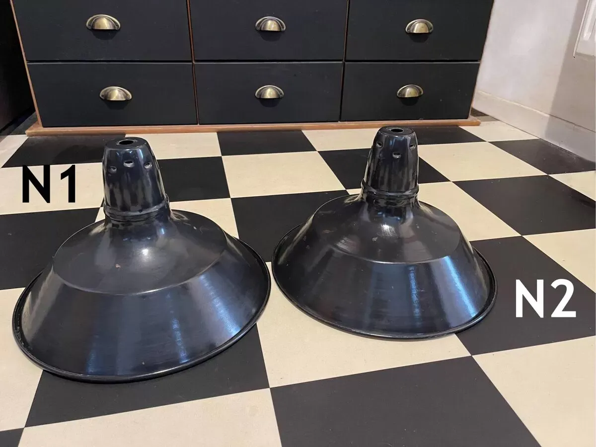 Illustration numéro 5 du produit Abat-jour en tôle émaillée 1950, décoration industrielle, n2