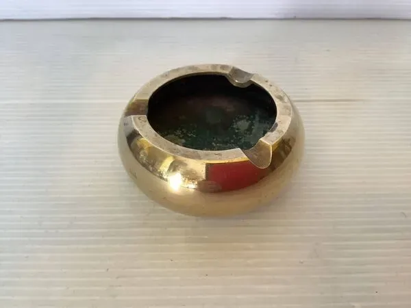 Illustration numéro 5 du produit Cendrier individuel en laiton