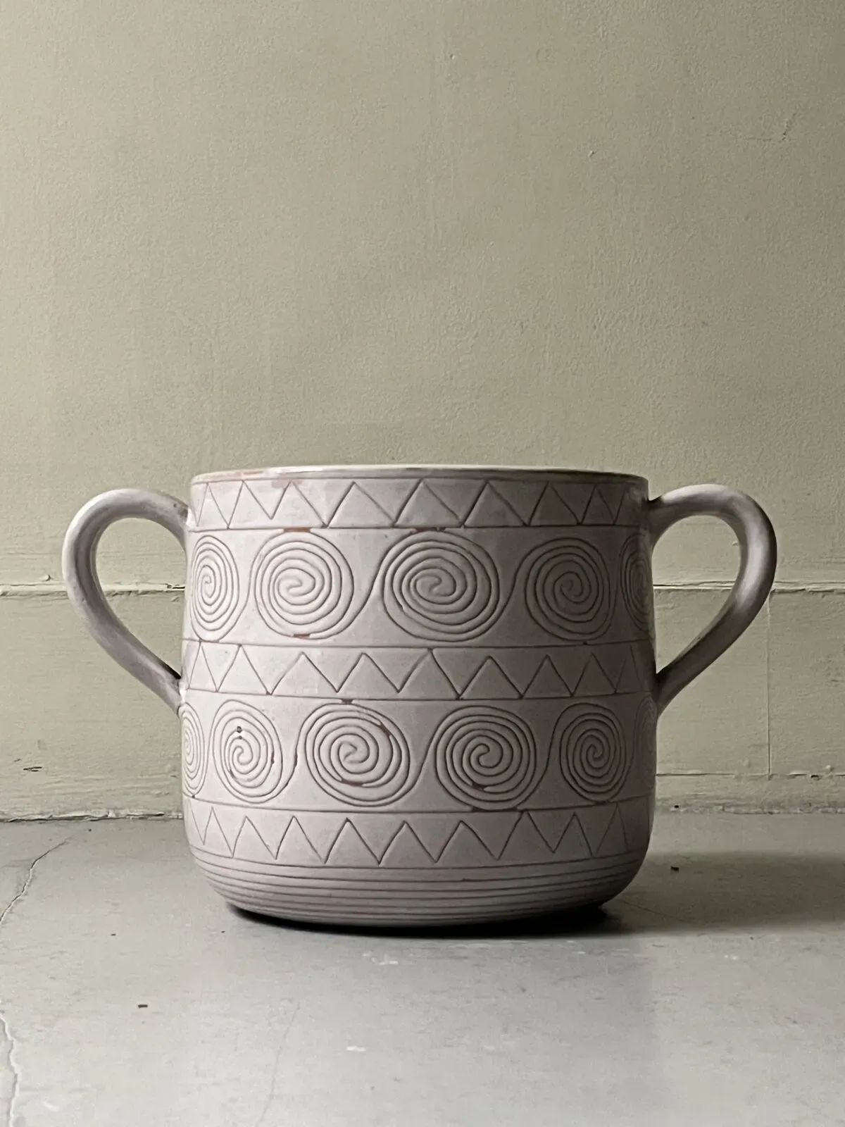 Illustration numéro 5 du produit grand vase / cache pot en céramique émaillée signée Robert Picault, vallauris 1950