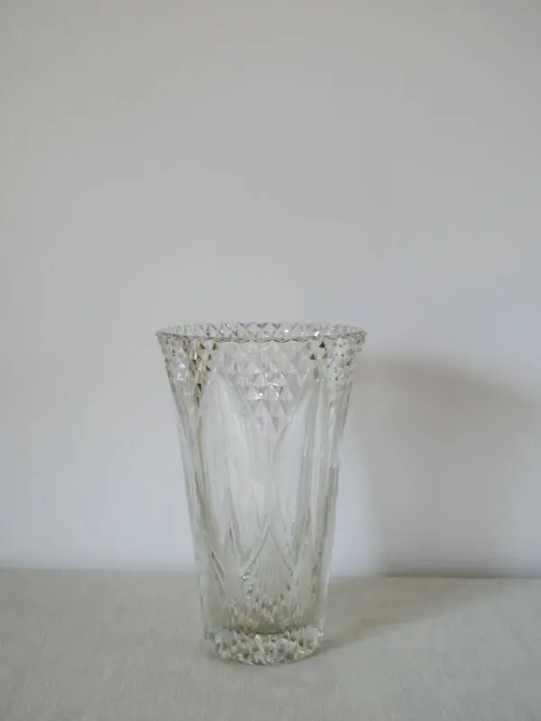 Illustration numéro 5 du produit Vase en cristal à motifs art déco, 1950
