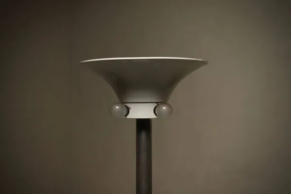 Illustration numéro 5 du produit Lampadaire en étain par Harald Buchrucker, années 1960