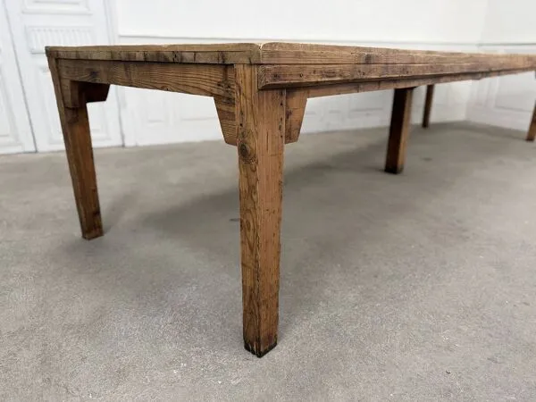 Illustration numéro 5 du produit Grande table de travail 1920