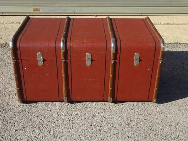 Illustration numéro 5 du produit Ancienne malle cabine