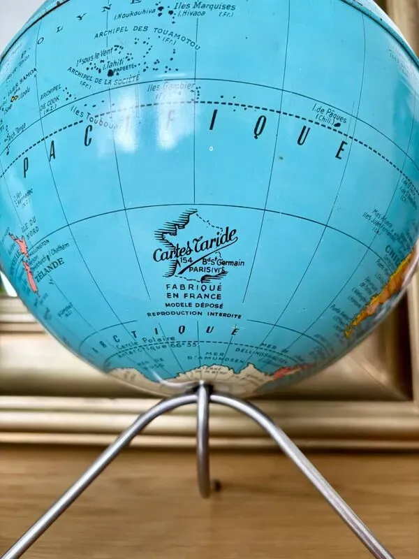 Illustration numéro 5 du produit Mappemonde globe terrestre tripode