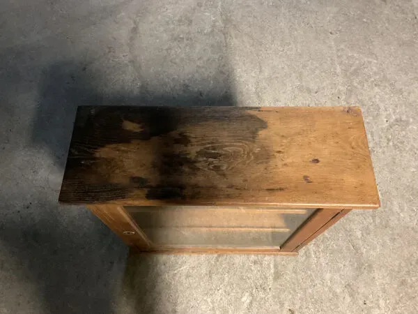 Illustration numéro 5 du produit Vitrine école bois vintage