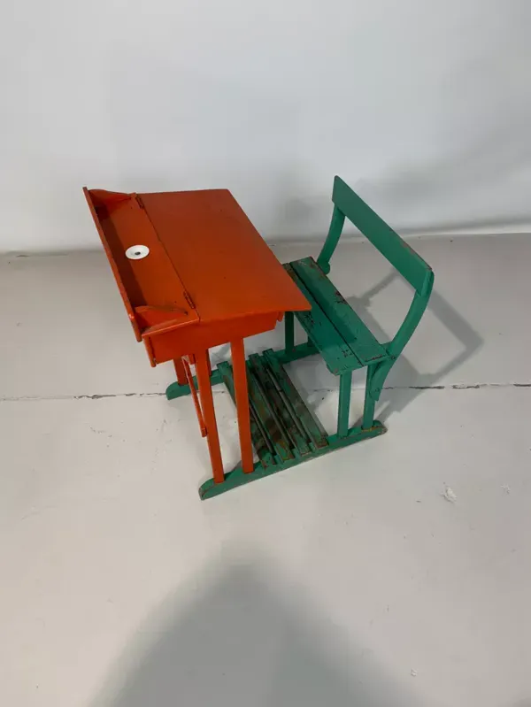 Illustration numéro 5 du produit Pupitre d'écolier