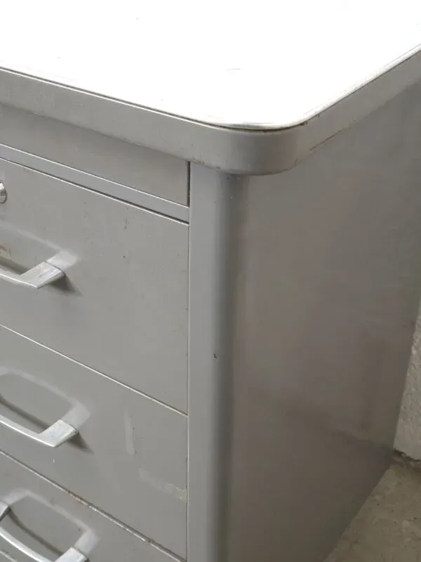 Illustration numéro 5 du produit Petit bureau Ronéo 1970