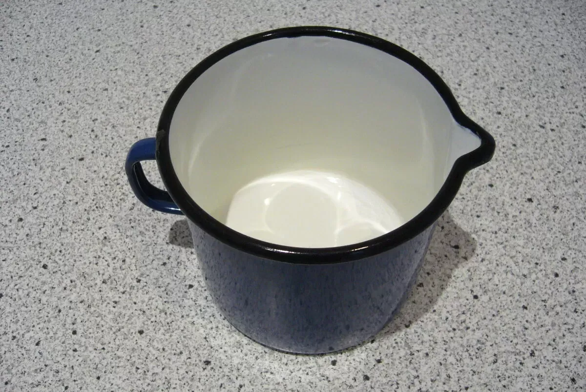 Illustration numéro 5 du produit Broc doseur tôle émaillée