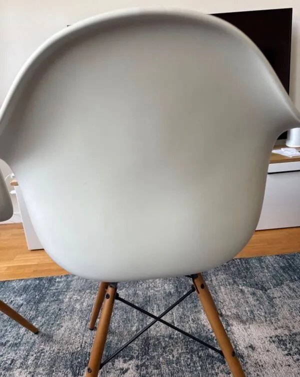 Illustration numéro 5 du produit Fauteuil DAW Eames Vitra blanc et bois