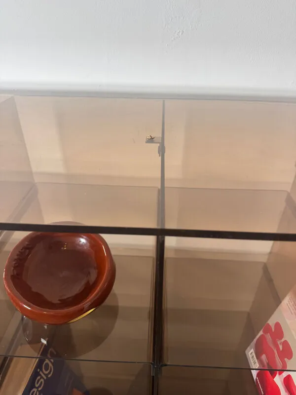 Illustration numéro 5 du produit Rare Bibliothèque 18 Casiers en Plexiglas Fumé - Michel Dimas