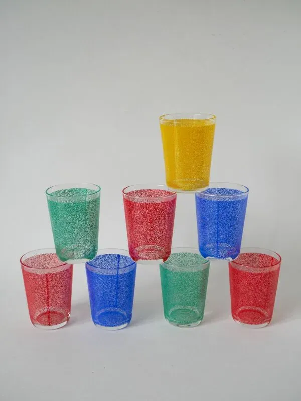 Illustration numéro 5 du produit Ensemble de 8 verres à eau, rouge, vert, jaune et bleu, 1970