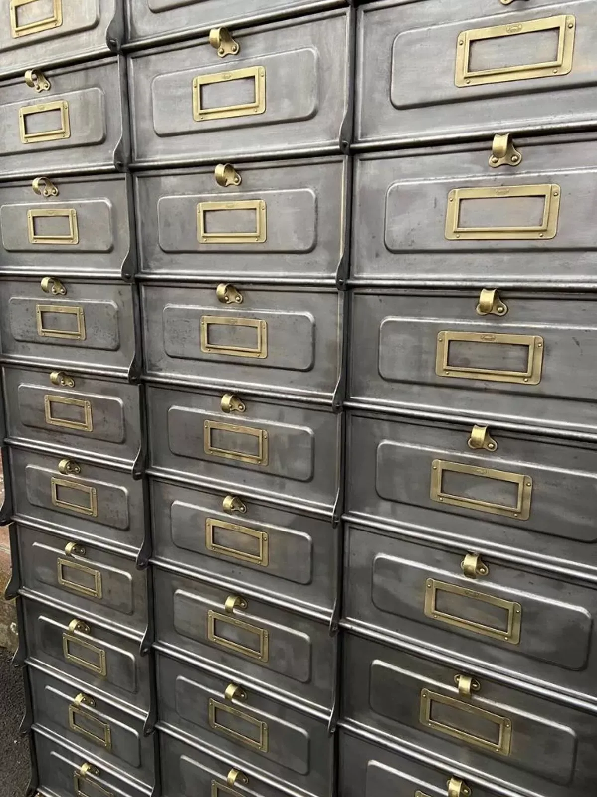 Illustration numéro 5 du produit Meuble d'Archivage industriel 30 clapets Strafor 1920s