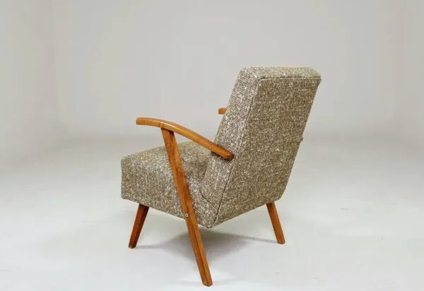 Illustration numéro 5 du produit Fauteuil vintage en tissu à motif vert rénové, années 1970.