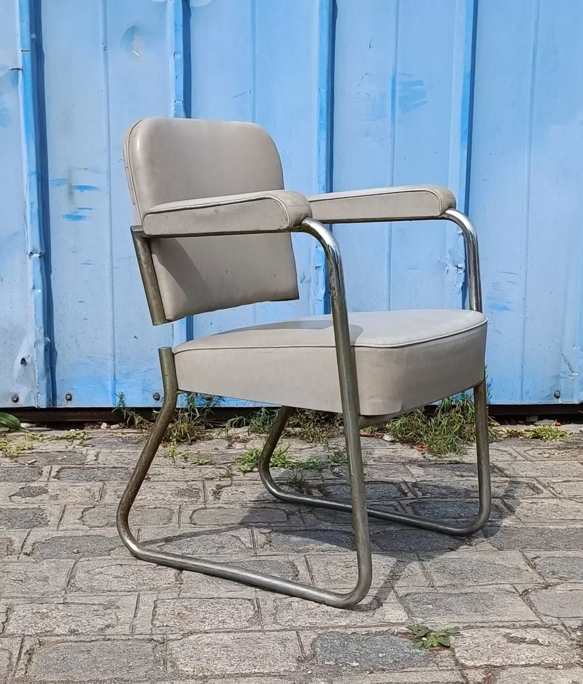 Illustration numéro 5 du produit Fauteuil Ronéo par Pullman