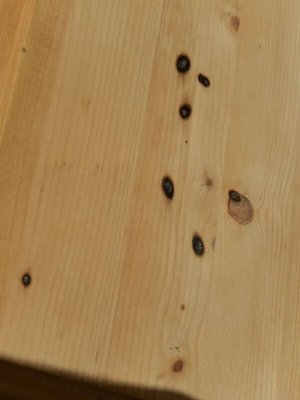 Illustration numéro 5 du produit Superbe buffet - Sapin massif -3 portes et 3 tiroirs style meuble de métier