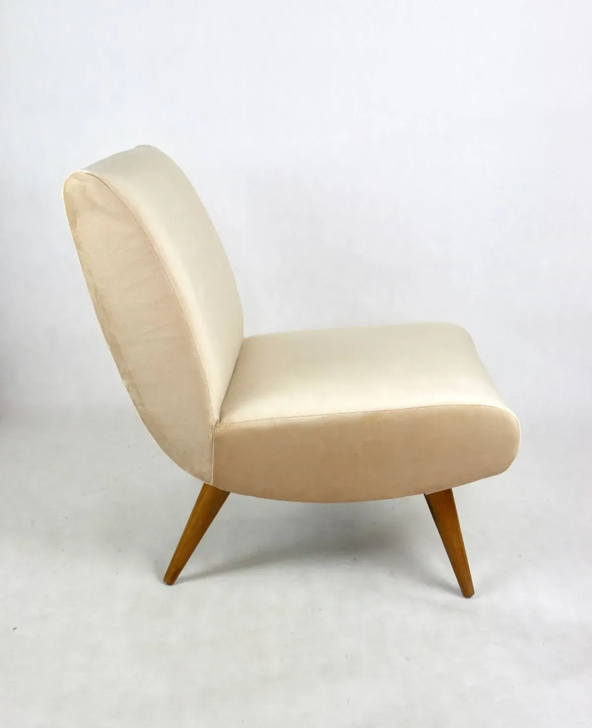 Illustration numéro 5 du produit Fauteuil Loft vintage des années 70 en velours beige champagne