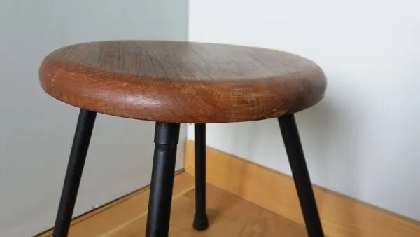 Illustration numéro 5 du produit Tabouret assise bois pieds en métal